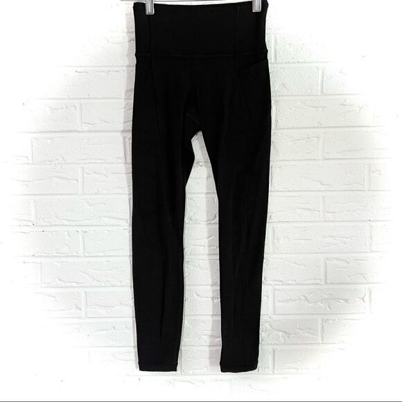 🚨4/$25 ATHLETA Black Revelation Laser Cut Powervita 7/8 Legging Size XXS - Picture 2 of 7